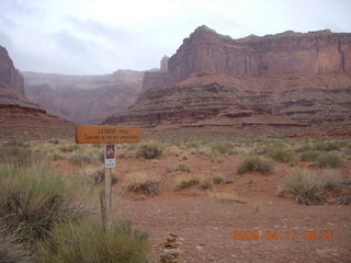 Canyonlands - Lathrop trail hike